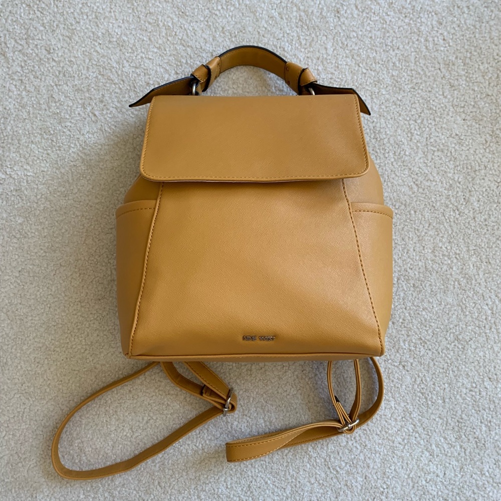 *****SOLD**** NWT NINE WEST BACKPACK/PURSE
